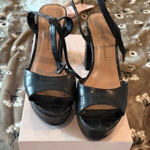 Chinese Laundry Black Croc-Embossed Platform Heels